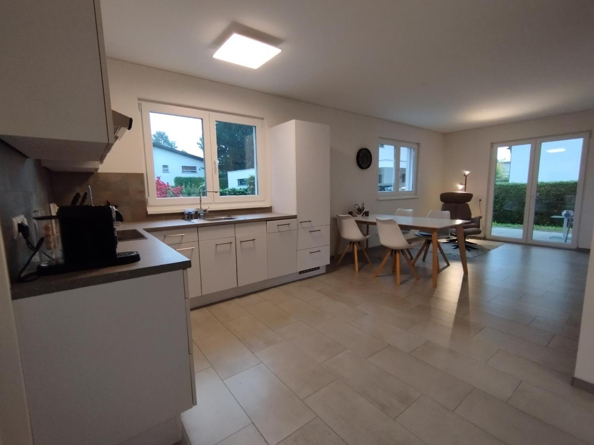 Crown Living Design Apartment - Gratis Parkplatz - Wlan - Kueche - Self Check-In Altach المظهر الخارجي الصورة